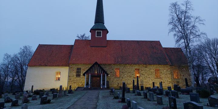 Bilde/illustrasjon for Minnegudstjeneste i Hole kirke Minnegudstjeneste i Hole kirke